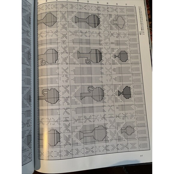 Kaffe Fassett's Glorious Interiors : Needlepoint, Knitting, and Design Projects - Picture 4 of 5